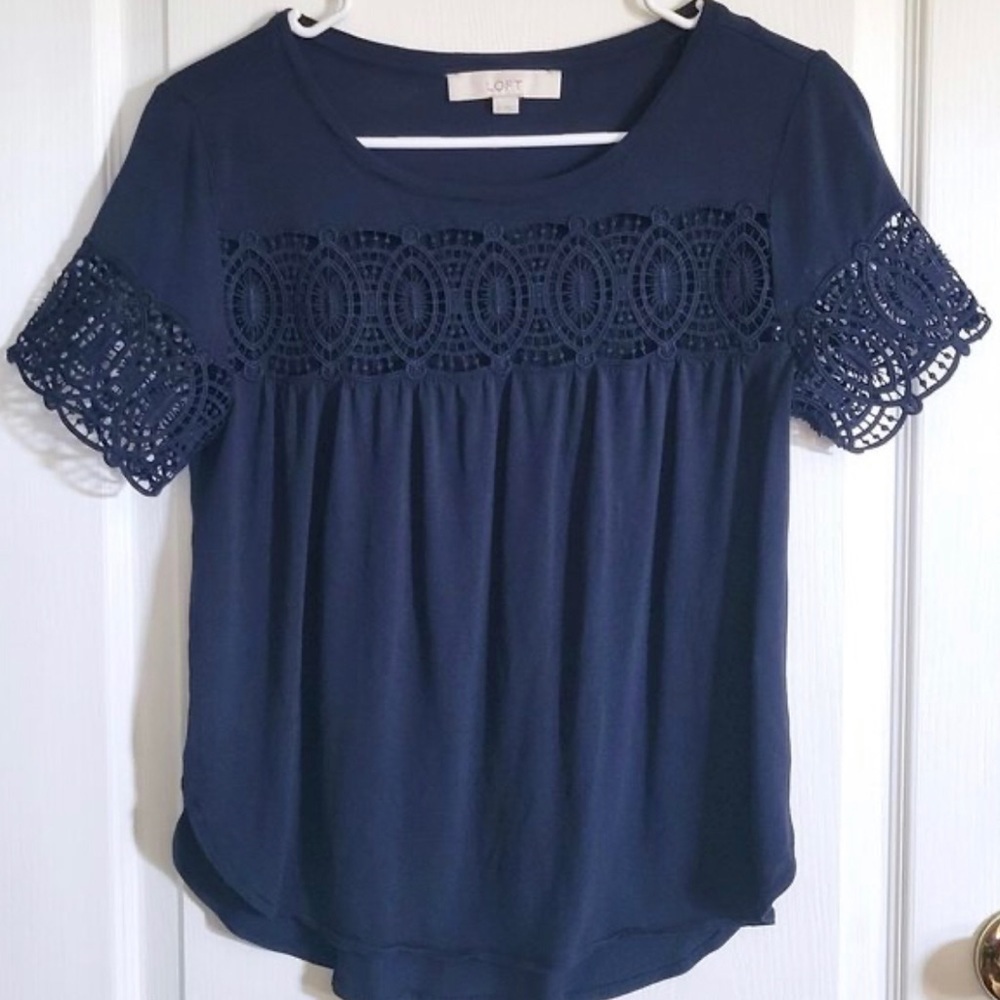 Ann Taylor loft navy blue short sleeve, baby doll lace top size medium - Picture 2 of 5
